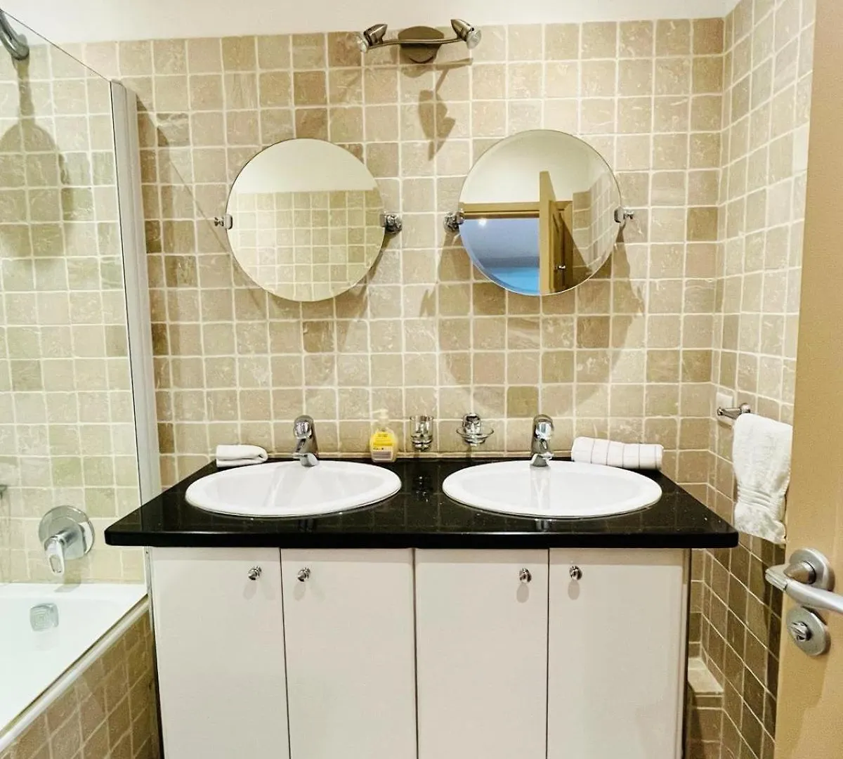 Golden Triangle 2Br/2Ba Apartman Cannes 0*,  Franciaország